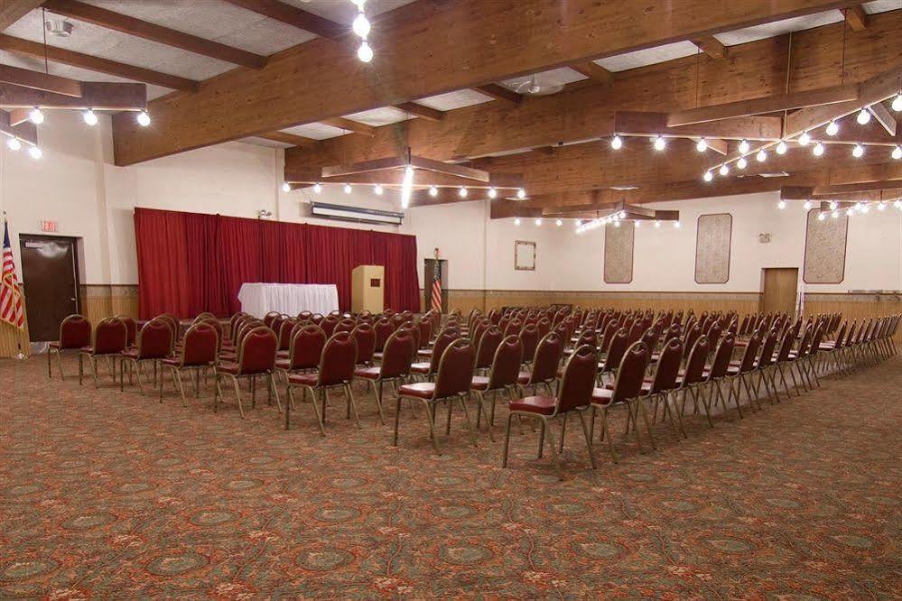 Voyageur Inn And Conference Center Reedsburg Facilidades foto